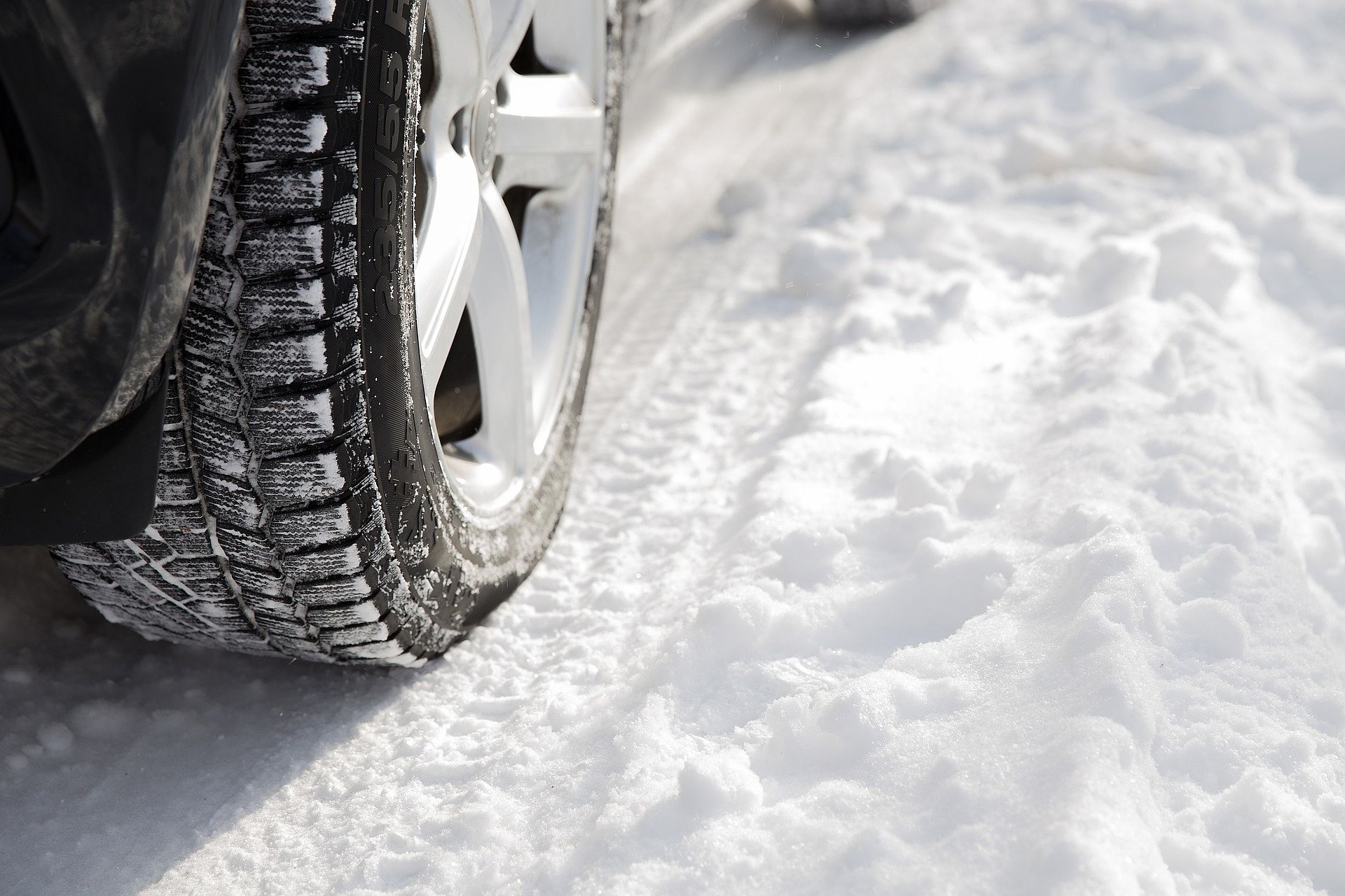 kleine Helfer für den Winter - Scheibenabdeckung, Eiskratzer, Gummipflege 